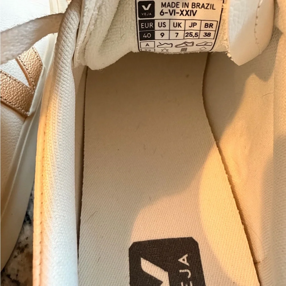 VEJA Campo Women’s Sneakers - Picture 3 of 5